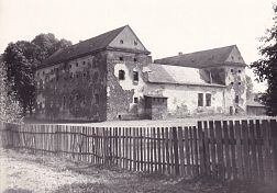 Pohled na zámek / pivovar Štítina 1960 zezadu.